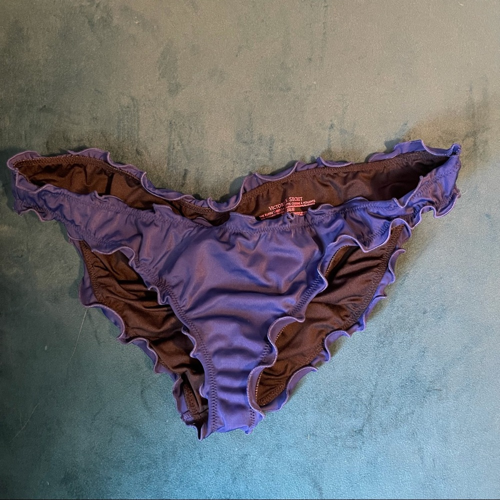 NWOT VS The Ruffle Cheeky bottom size M